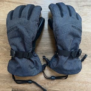 Burton women’s XS ski gloves